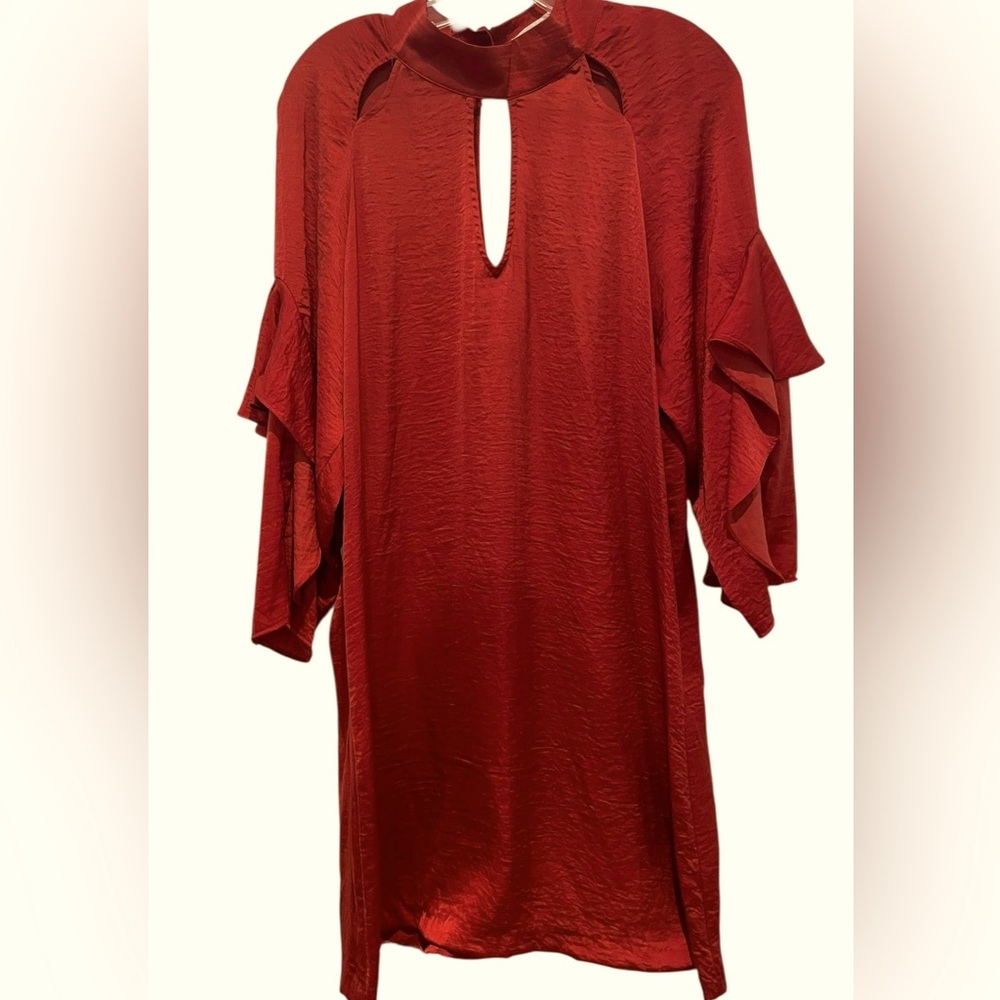 Gianni Bini Rust Shift Dress With Bell Sleeves And Keyhole Neckline (XL)